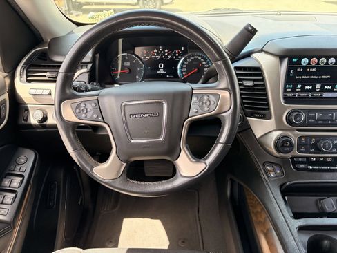 Used 2019 GMC Yukon Denali w/ Open Road Package AWD/4WD image 17