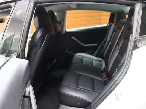 Used 2023 Tesla Model 3 Standard Range image 32