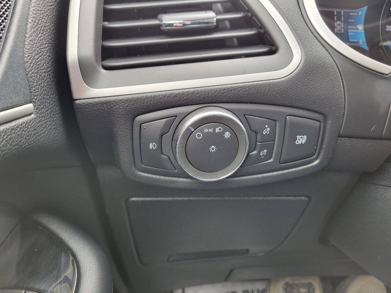 Used 2020 Ford Edge SEL AWD/4WD image 23