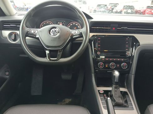 Used 2022 Volkswagen Passat 2.0T SE image 28