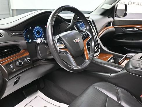 Used 2017 Cadillac Escalade Premium Luxury image 14