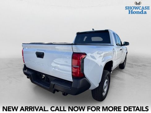 Used 2024 Toyota Tacoma SR image 5