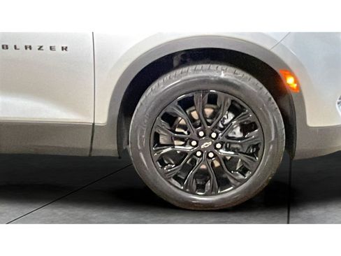 Used 2024 Chevrolet Blazer LT w/ LPO, Black Sport Package AWD/4WD image 3