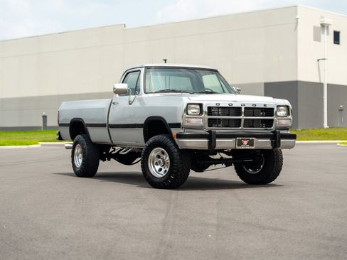 Used 1991 Dodge D/W Truck 350 image 2