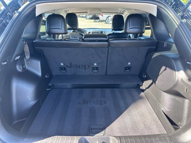 Used 2019 Jeep Cherokee Latitude Plus FWD image 16