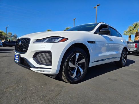 Used 2025 Jaguar F-PACE R-Dynamic S image 2
