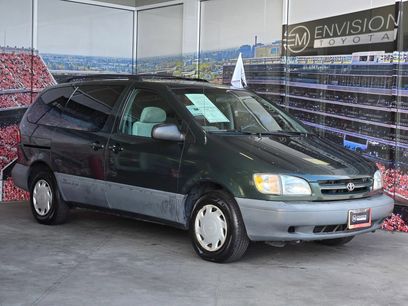 Used 2000 Toyota Sienna LE