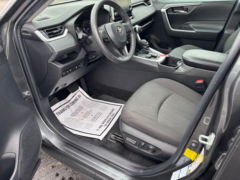 Used 2022 Toyota RAV4 XLE w/ Convenience Package AWD/4WD image 11