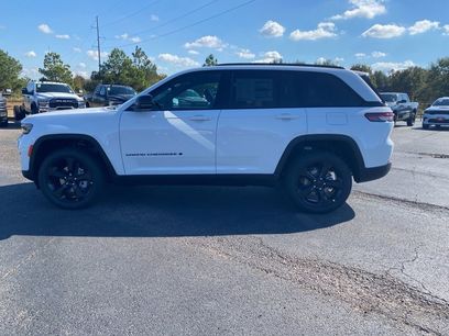 New 2025 Jeep Grand Cherokee Limited w/ Black Appearance Package