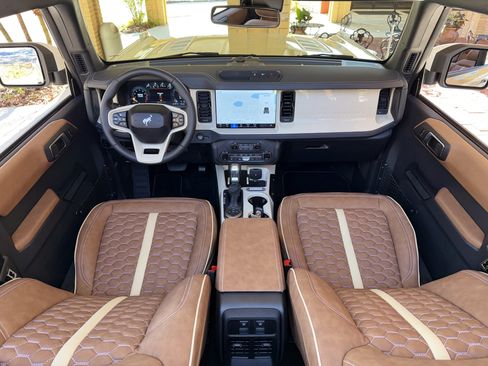 Used 2026 Ford Bronco Outer Banks AWD/4WD image 7