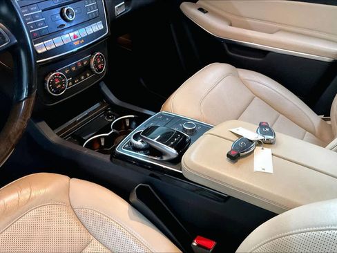 Used 2017 Mercedes-Benz GLS 550 4MATIC image 19