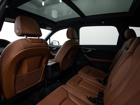 Used 2021 Audi Q7 3.0T Premium image 19