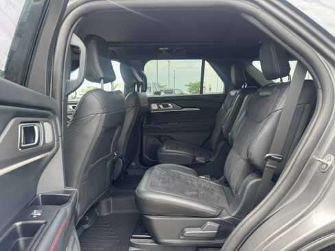 Used 2025 Ford Explorer ST w/ Sun And Sound Package AWD/4WD image 19