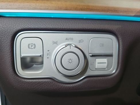 Used 2022 Mercedes-Benz GLE 350 4MATIC image 29