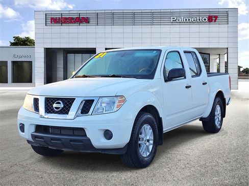 Certified 2021 Nissan Frontier SV image 3