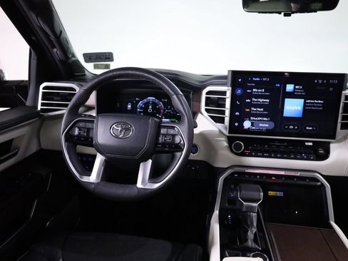 Used 2024 Toyota Sequoia Capstone AWD/4WD image 50