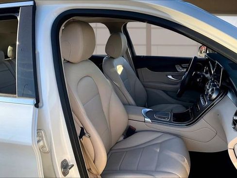 Used 2021 Mercedes-Benz GLC 300 4MATIC image 7