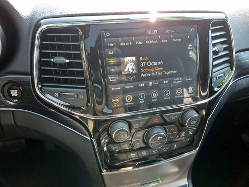 Used 2020 Jeep Grand Cherokee Limited AWD/4WD image 14