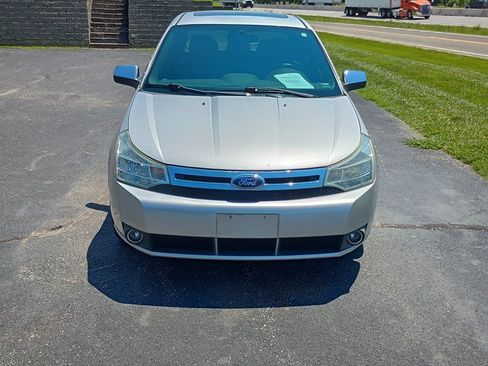 Used 2009 Ford Focus SEL FWD image 8