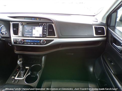 Used 2019 Toyota Highlander XLE image 37