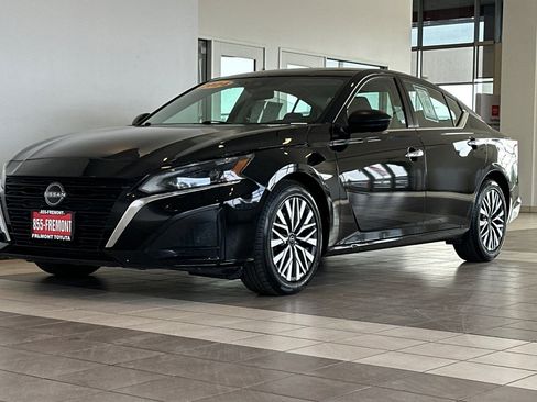 Used 2024 Nissan Altima 2.5 SV image 8