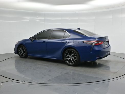 Used 2023 Toyota Camry SE w/ Cold Weather Package image 7