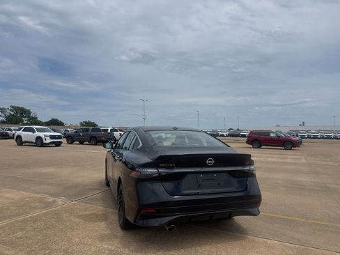 Certified 2026 Nissan Sentra SR w/ Floor Mat Package FWD image 15