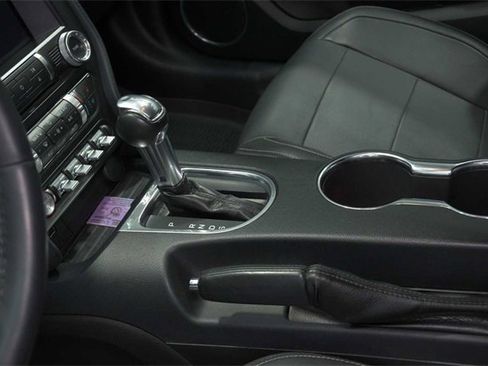 Used 2022 Ford Mustang Premium image 20