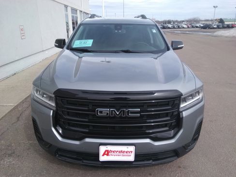 Used 2023 GMC Acadia SLT w/ Elevation Edition image 3