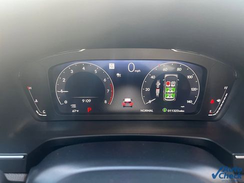 Used 2025 Honda Pilot Elite image 5