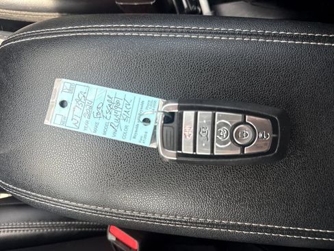 Used 2024 Ford Escape SE FWD image 53