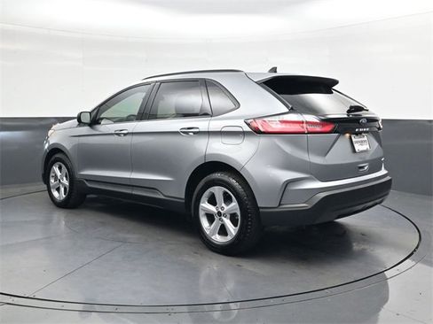 Used 2024 Ford Edge SE image 6