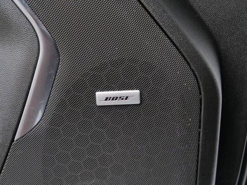 Used 2022 GMC Yukon SLT w/ SLT Premium Package image 17