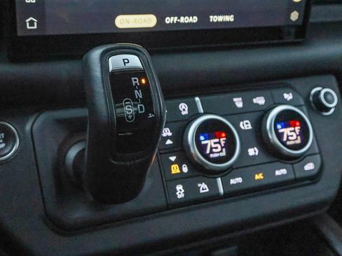 Used 2023 Land Rover Defender 130 X image 38