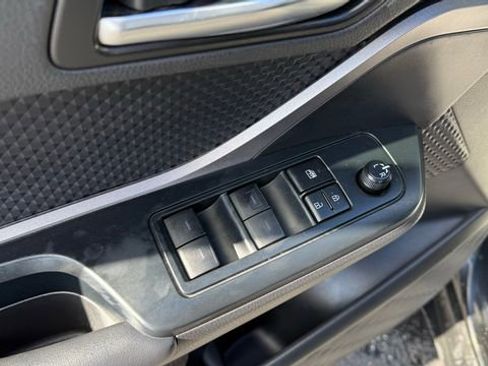 Used 2022 Toyota C-HR XLE image 13