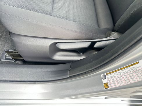 Used 2025 Toyota Prius LE image 24