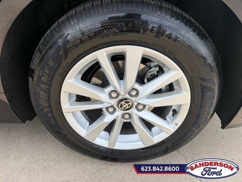 Used 2025 Toyota Camry LE w/ Convenience Package image 20