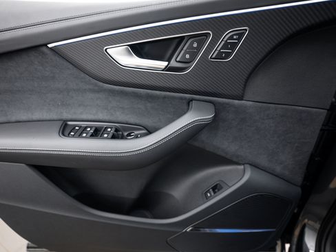New 2026 Audi SQ7 Prestige AWD/4WD image 13