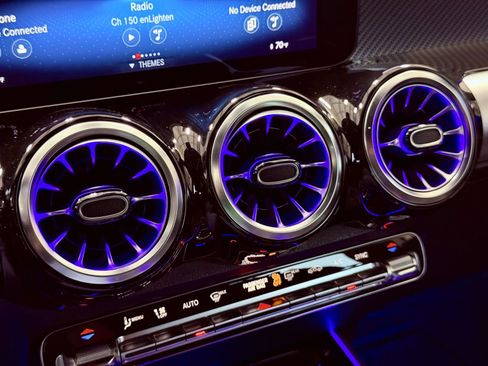 Used 2023 Mercedes-Benz GLB 35 AMG 4MATIC image 19