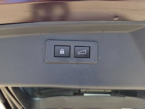 Certified 2025 Subaru Outback Limited AWD/4WD image 12