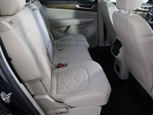 Used 2024 Volkswagen Atlas SE image 24