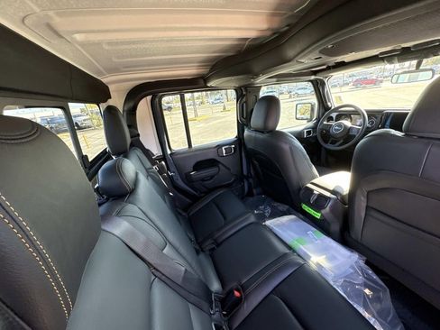 New 2026 Jeep Gladiator Sport image 12