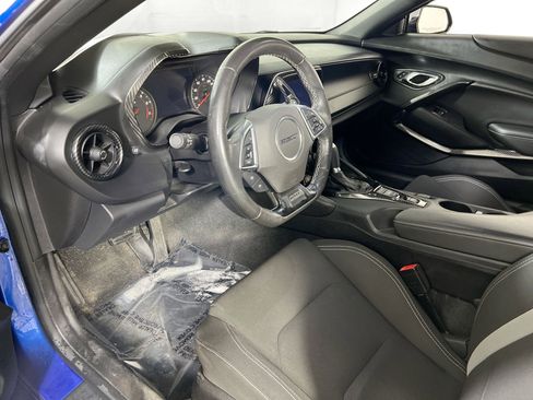 Used 2017 Chevrolet Camaro SS image 9