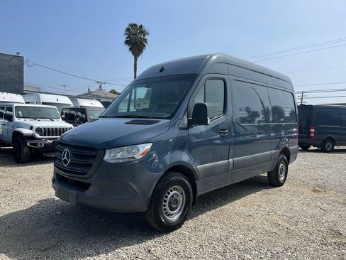 Used 2019 Mercedes-Benz Sprinter 144 image 5