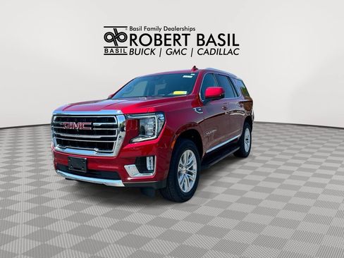Used 2024 GMC Yukon SLT w/ SLT Luxury Package AWD/4WD image 4