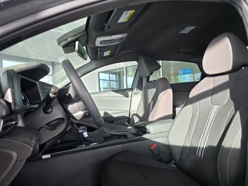 New 2026 Hyundai Elantra Sport image 19