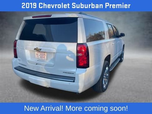 Used 2019 Chevrolet Suburban Premier image 3