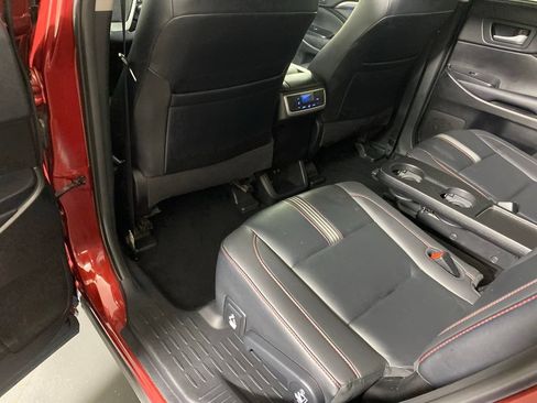 Used 2019 Toyota Highlander SE AWD/4WD image 29