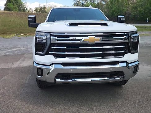 Used 2024 Chevrolet Silverado 3500 LTZ w/ LTZ Premium Package image 16