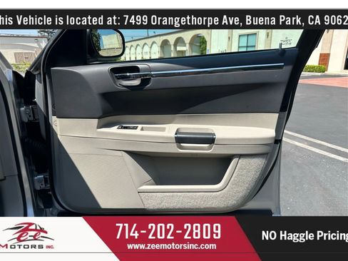 Used 2005 Chrysler 300 SRT8 w/ SRT Option Group II image 52